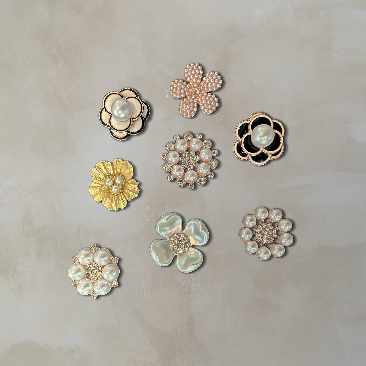 Drink Gems, Drinkware accessories, glassware accessories, drink marker, magnetic Drinkware, pearls, chanel style, gold, girly, bachelorette parties, brunch parties, hostess gifts, designer, high end, host, wine, Champagne